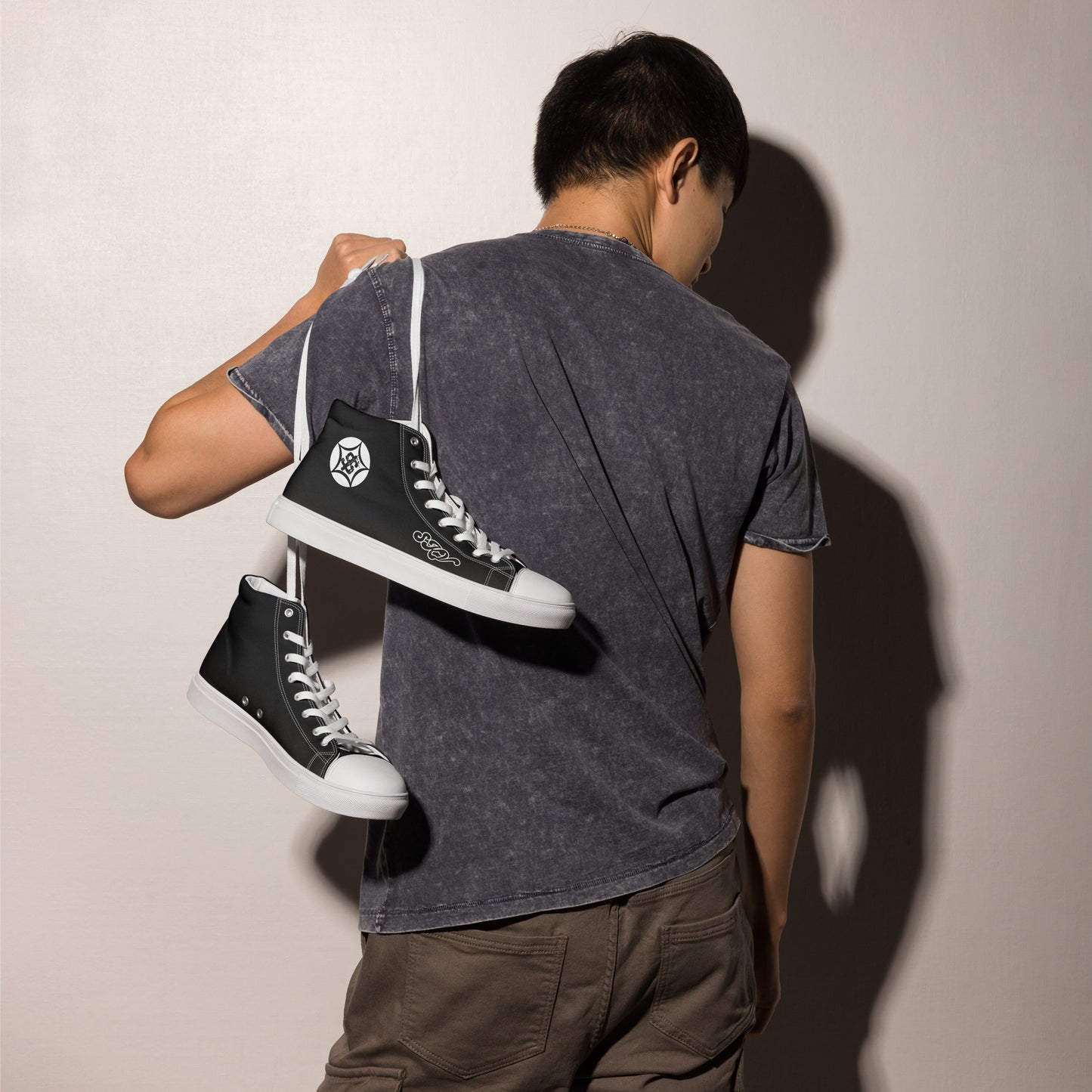 SKV Men’s high top canvas shoes
