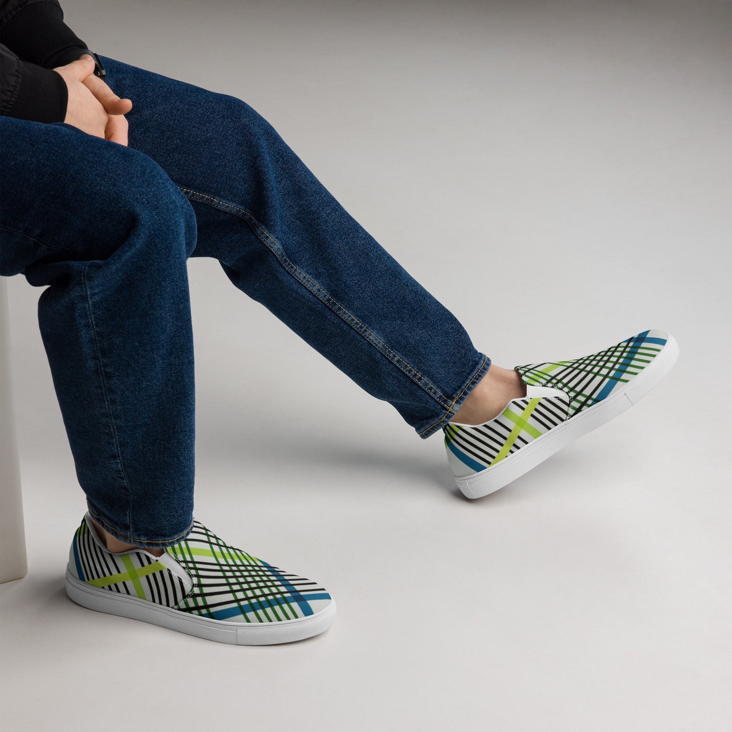 SUPADRESSIE Men’s slip-on canvas shoes